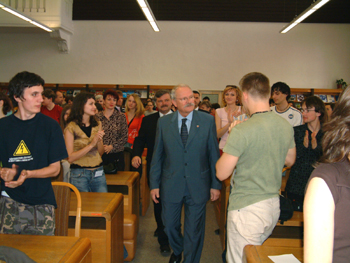 Vyhodnotenie celoslovenskej novinárskej súťaže stredoškolákov a vysokoškolákov  „ŠTÚROVO PERO“ – účastníkov súťaže osobne pozdravil prezident  SR p. Ivan Gašparovič (2006)